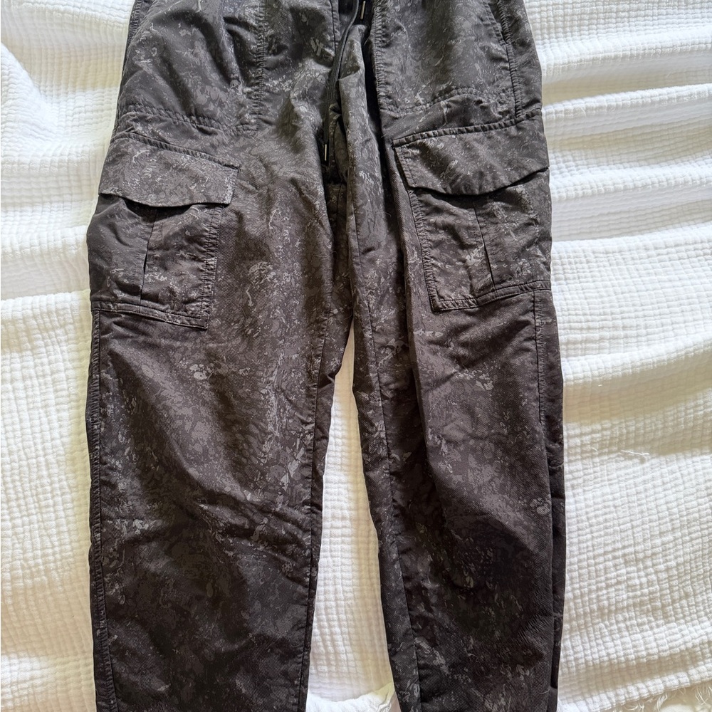 Zella woman's black lightweight  cargo joggers